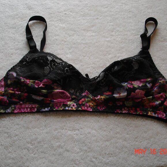 Lot of (3) Women's Bras Black Floral Underwire Size 36B Back, Front Closure - Picture 5 of 7